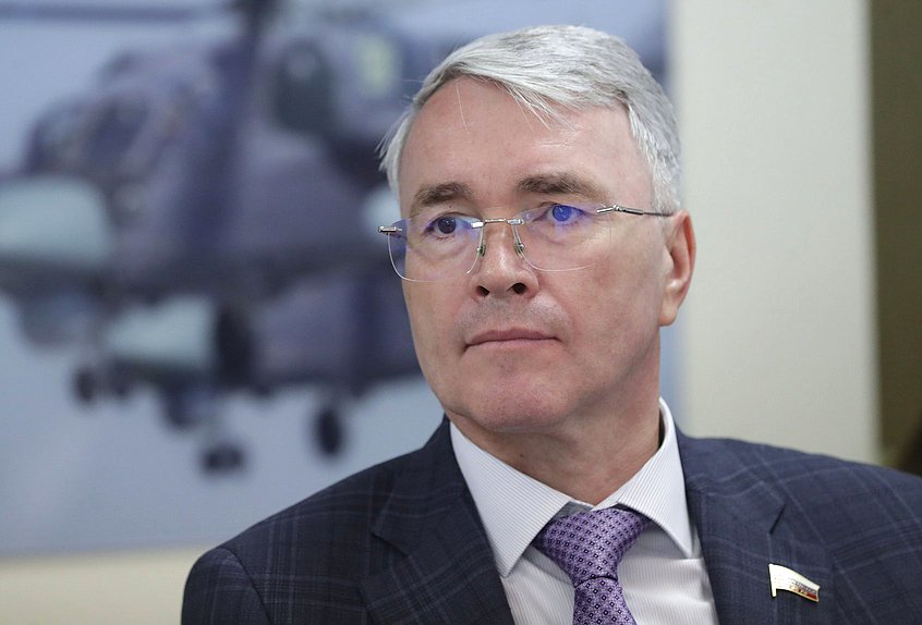 Член Комитета по экономической политике Эдуард Кузнецов