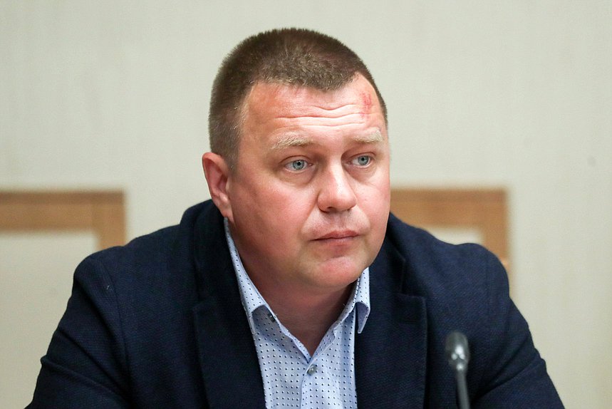 Член Комитета по молодежной политике Игорь Кастюкевич