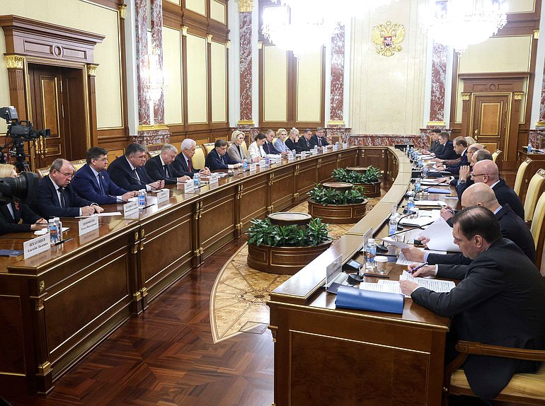 Встреча Председателя Правительства РФ Михаила Мишустина с членами фракции "Единая Россия"