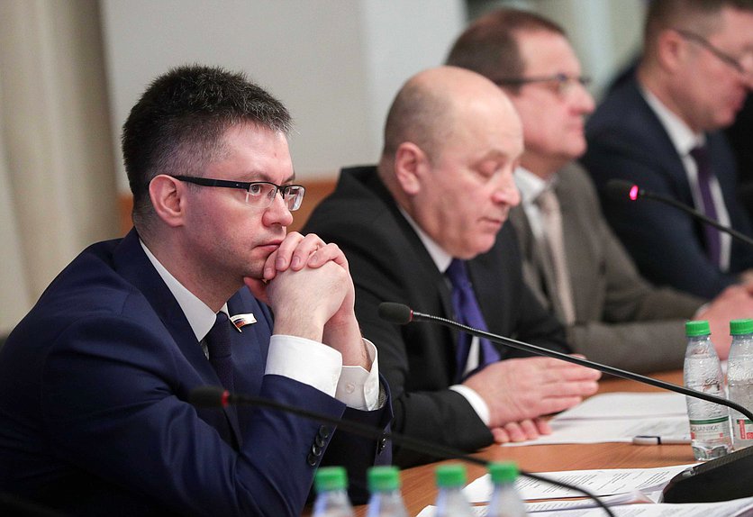 Заместитель Председателя Комитета по энергетике Дмитрий Исламов
