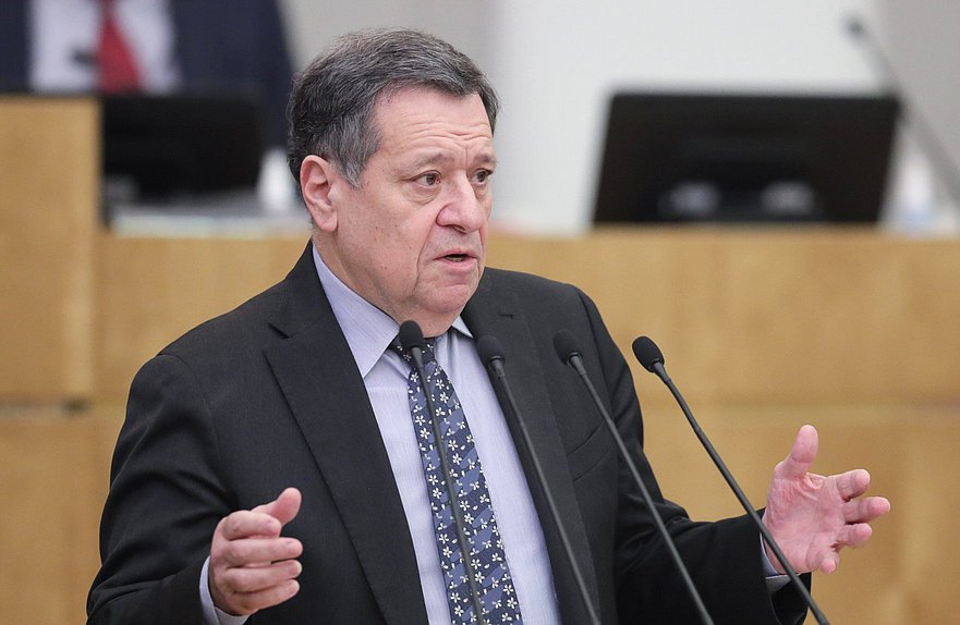 Председатель Комитета по бюджету и налогам Андрей Макаров