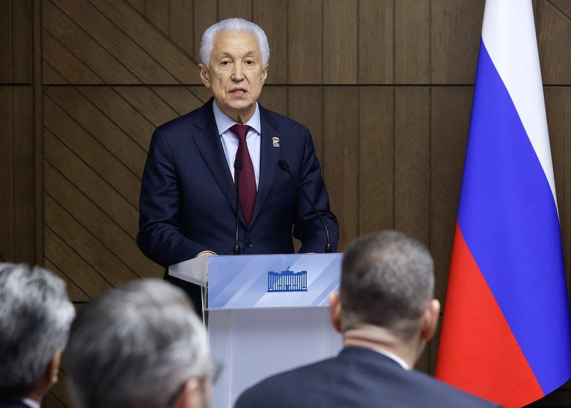 Руководитель фракции "Единая Россия" Владимир Васильев