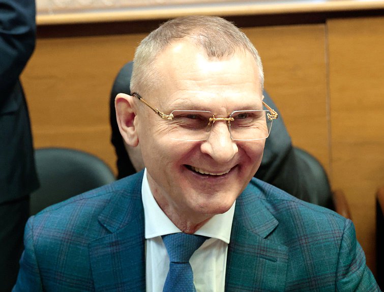 Член Комитета по бюджету и налогам Вячеслав Фомичев