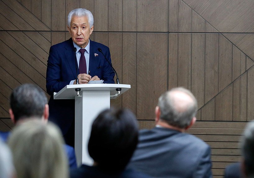 Руководитель фракции «Единая Россия» Владимир Васильев