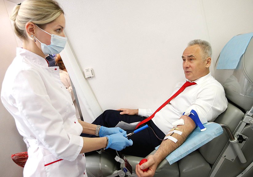 Член Комитета по бюджету и налогам Евгений Бессонов