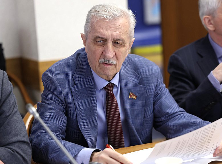 Член Комитета по охране здоровья Николай Осадчий