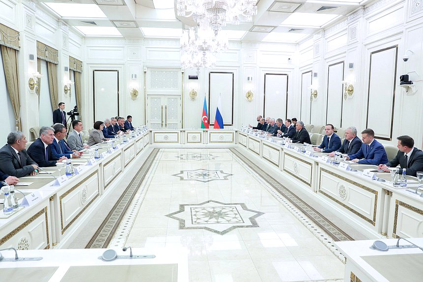 Встреча Председателя Государственной Думы Вячеслава Володина с Председателем Милли Меджлиса Азербайджанской Республики Сахибой Гафаровой в расширенном составе