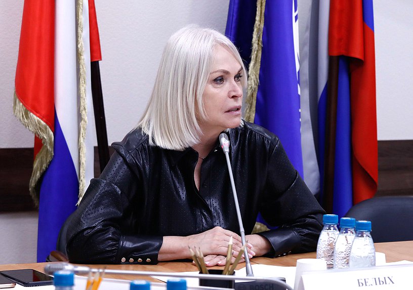 Председатель Комитета по просвещению Ирина Белых