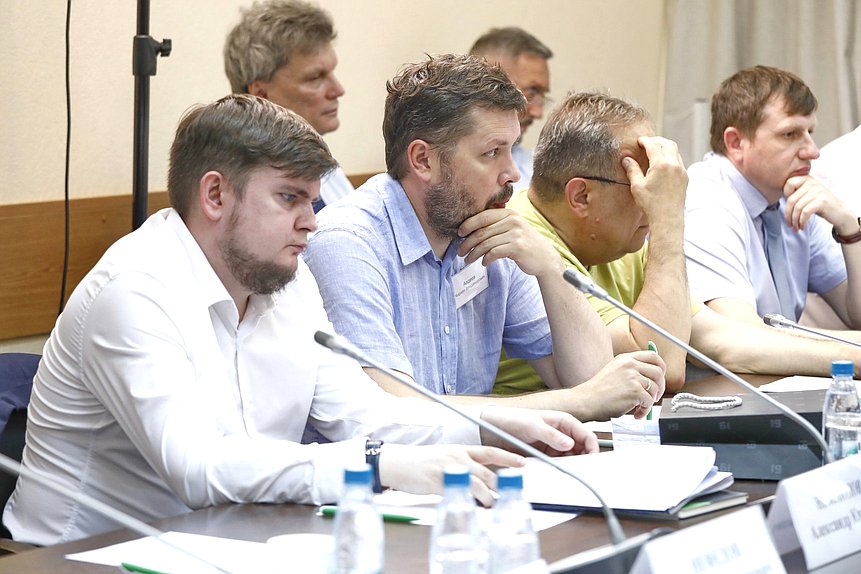 Круглый стол на тему «Влияние изменения климата на вечную мерзлоту, безопасность освоения Арктической зоны»