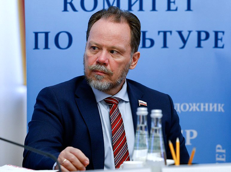Первый заместитель Председателя Комитета по культуре Александр Шолохов
