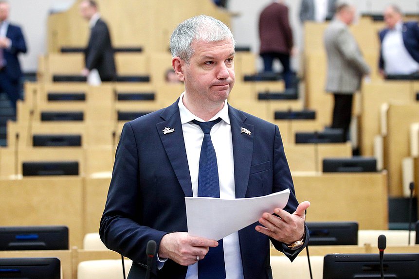 Член Комитета по региональной политике и местному самоуправлению Михаил Кисляков