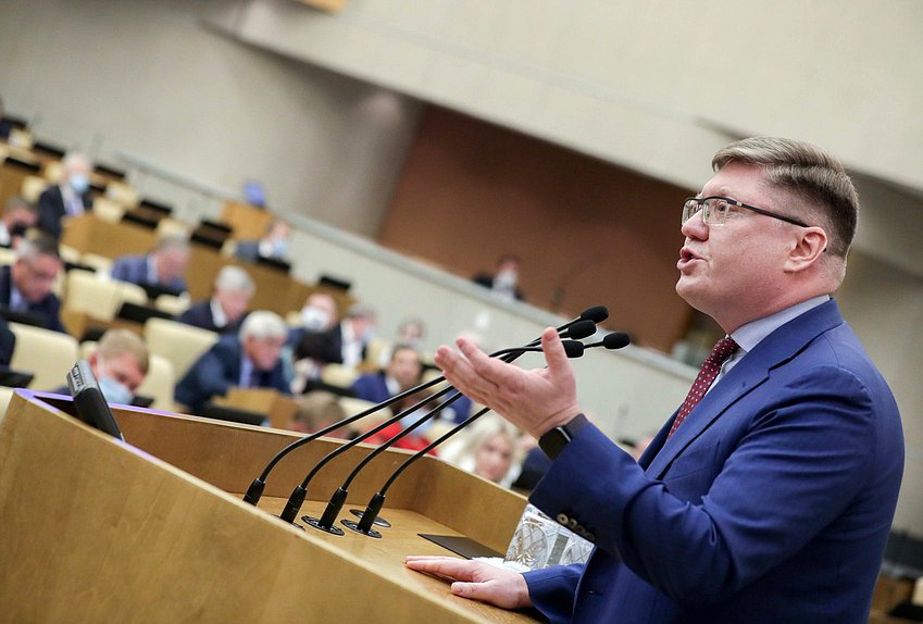Член Комитета по труду, социальной политике и делам ветеранов Андрей Исаев