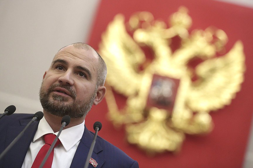 Председатель партии «Коммунисты России» Максим Сурайкин