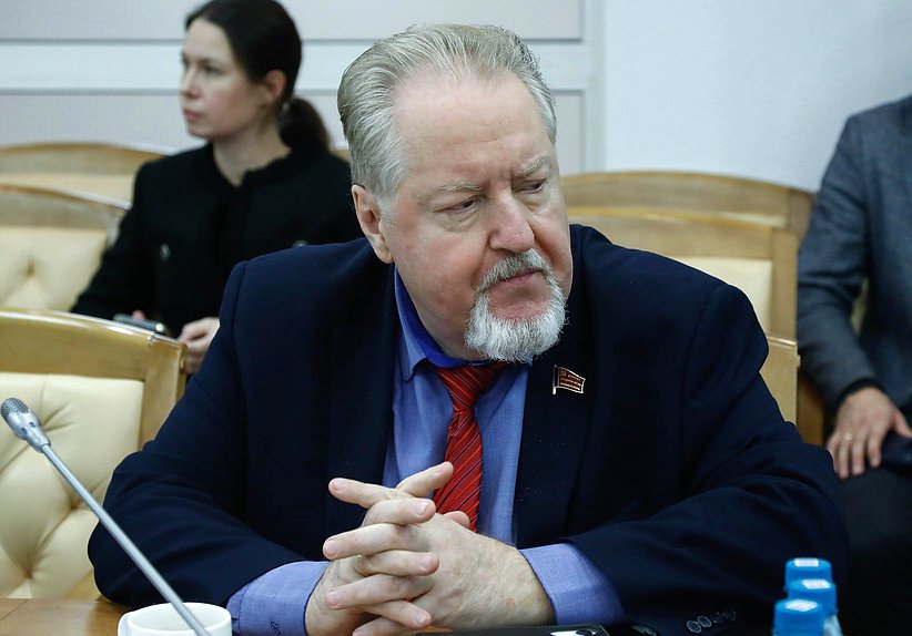 Заместитель Председателя Комитета по развитию гражданского общества, вопросам общественных и религиозных объединений Сергей Обухов