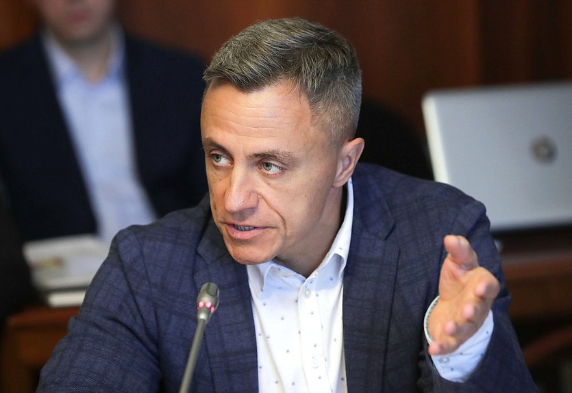 Заместитель Председателя Комитета по вопросам собственности, земельным и имущественным отношениям Владимир Самокиш