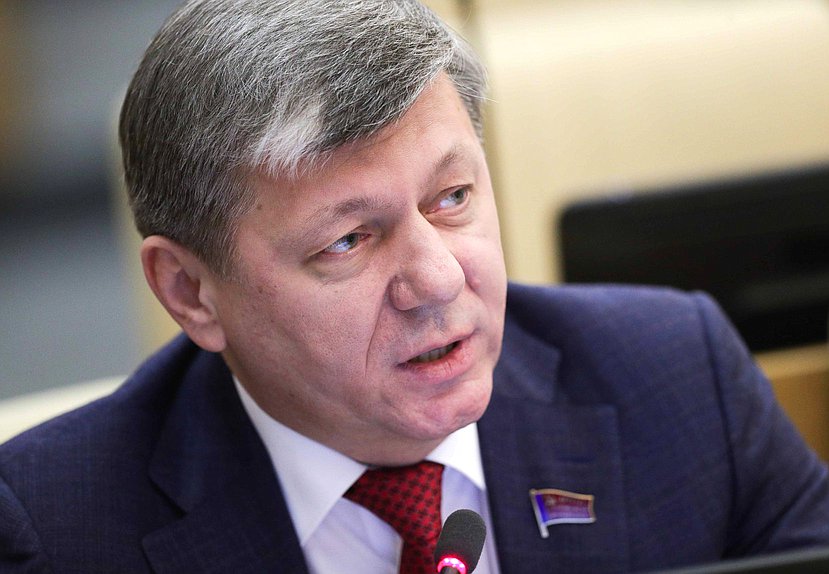 Первый заместитель Председателя Комитета по международным делам Дмитрий Новиков