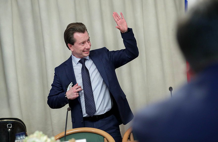 Первый заместитель Председателя Комитета по экологии, природным ресурсам и охране окружающей среды Владимир Бурматов