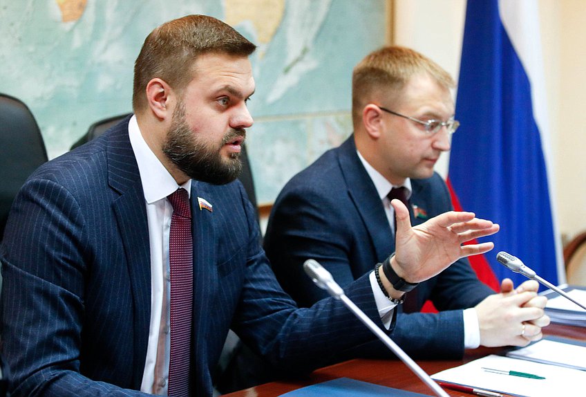 Заместитель Председателя Комитета по делам СНГ, евразийской интеграции и связям с соотечественниками Артем Туров