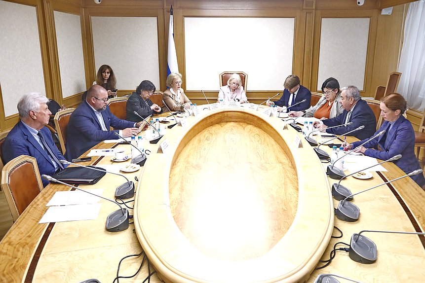 Заседание рабочей группы Комитета по охране здоровья по вопросам сохранения и сбережения репродуктивного здоровья