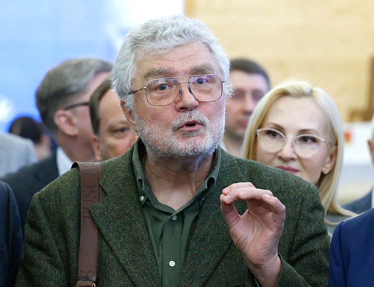 Писатель Юрий Поляков