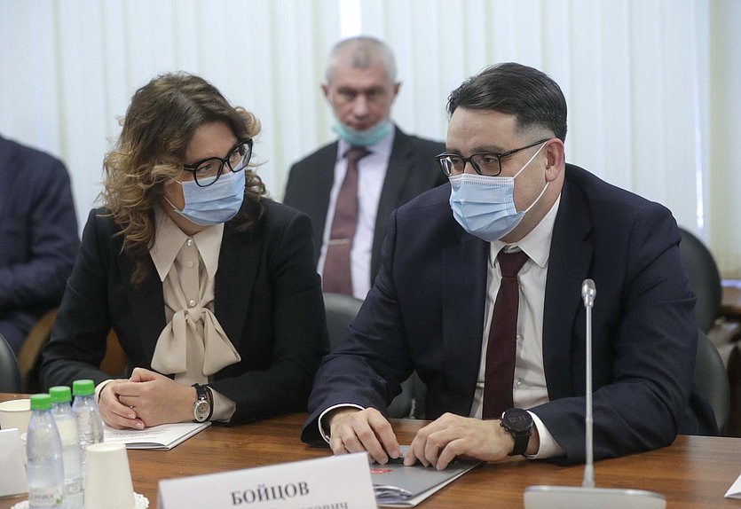 Заседание Комиссии по правовому обеспечению развития организаций оборонно-промышленного комплекса РФ на тему «Об итогах работы Комиссии за 2020 год: законодательное обеспечение поддержки ОПК и процесса диверсификации высокотехнологичных предприятий в новых условиях функционирования национальной экономики»