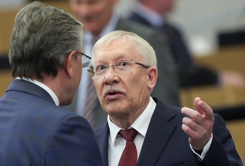 Председатель Комитета по контролю Олег Морозов