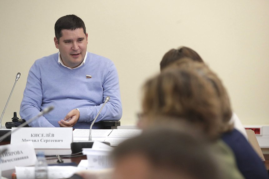 Заместитель Председателя Комитета по молодежной политике Михаил Киселев