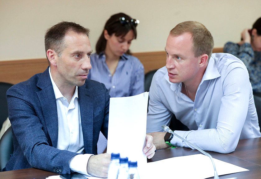 Круглый стол фракции партии «Новые люди» на тему «Параллельный импорт: как защитить граждан от контрафакта и фальсификации»