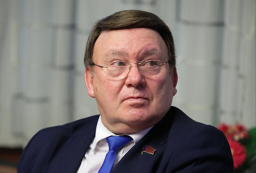 Член Комитета по вопросам собственности, земельным и имущественным отношениям Николай Иванов