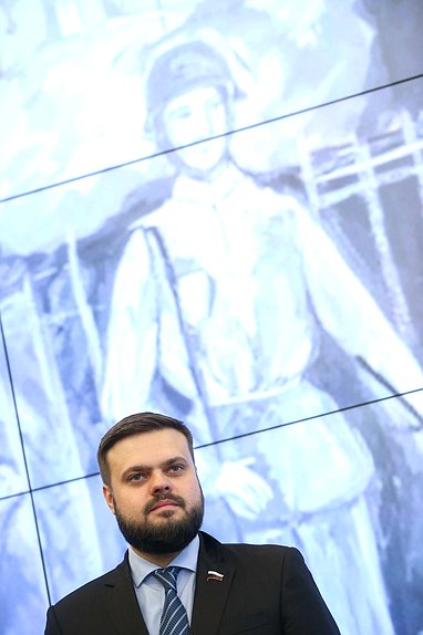 Член Комитета по делам СНГ, евразийской интеграции и связям с соотечественниками Артем Туров