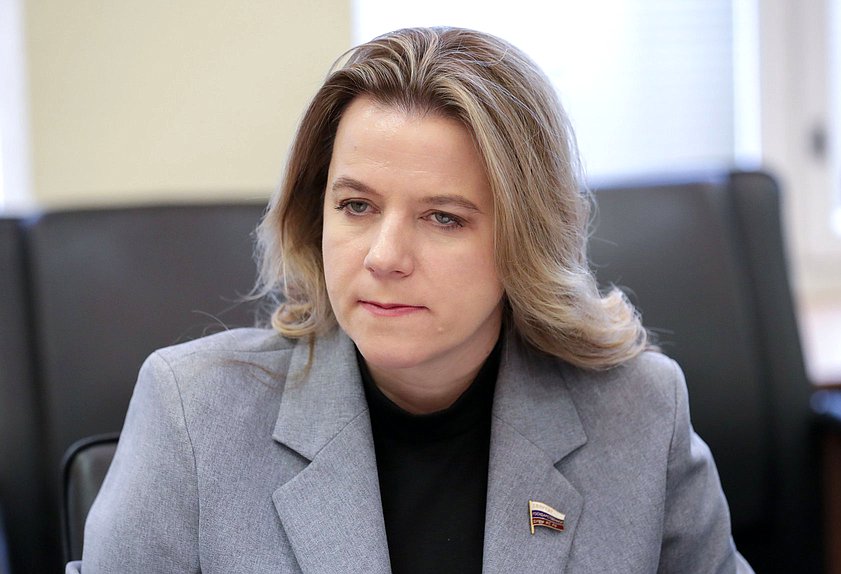 Член Комитета по вопросам семьи, женщин и детей Ольга Коробова