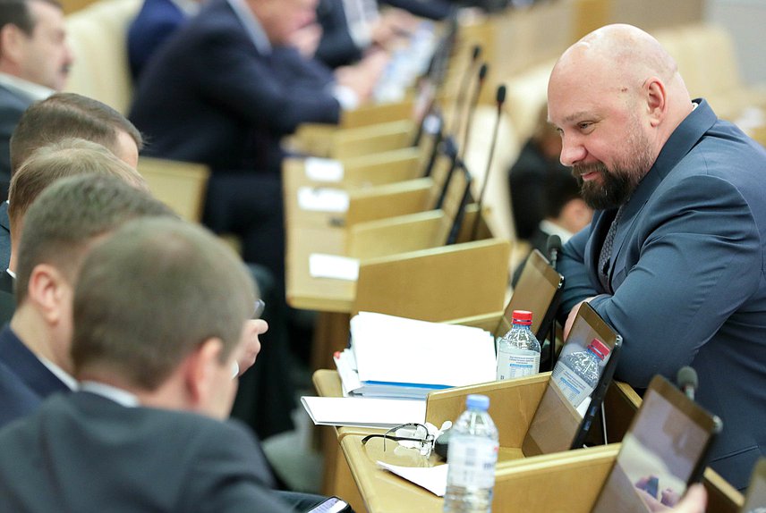 Первый заместитель Председателя Комитета по строительству и жилищно-коммунальному хозяйству Владимир Кошелев