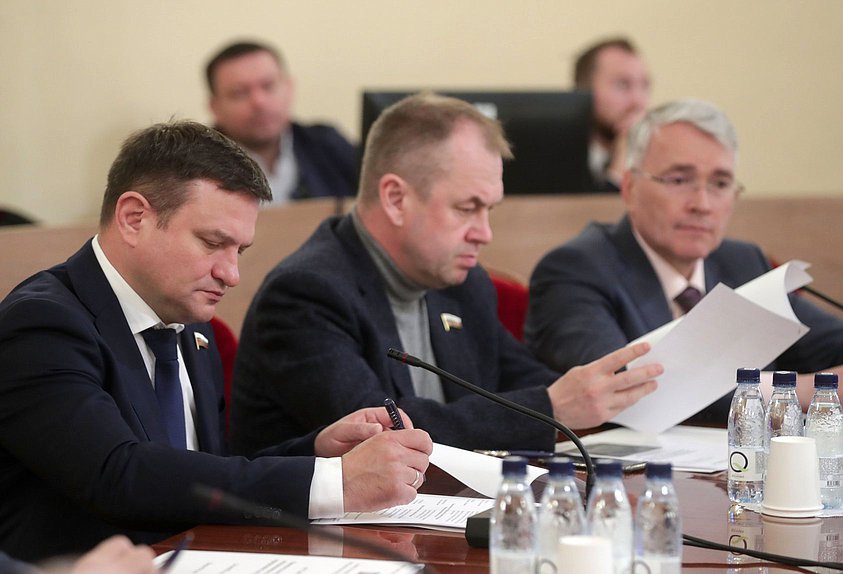 Круглый стол Комитета по вопросам собственности, земельным и имущественным отношениям на тему «Законодательное обеспечение антисанкционных мер в сфере корпоративного регулирования»