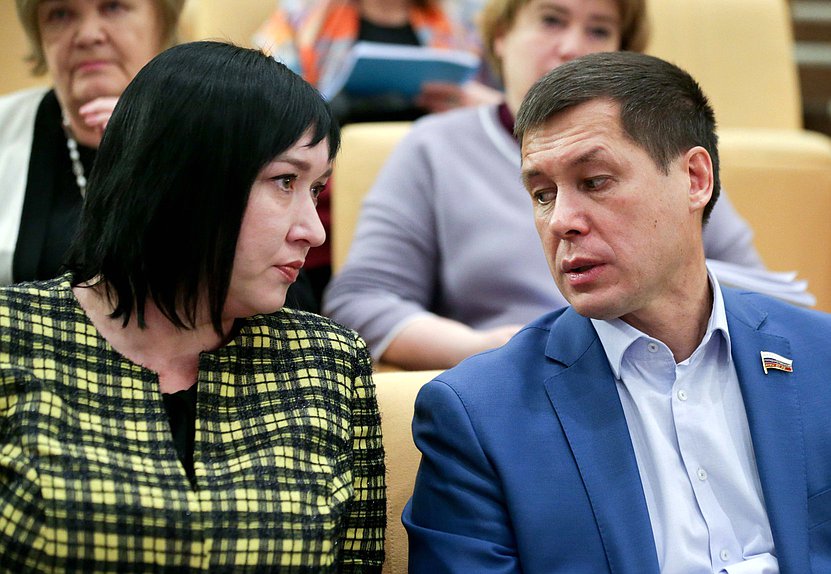 Круглый стол на тему «О равных правах, возможностях и равных результатах женщин в сфере трудовых отношений»