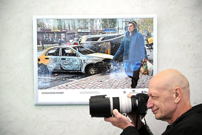 Открытие выставки «Хроники террора украинского неонацистского режима». Фото: РИА Новости