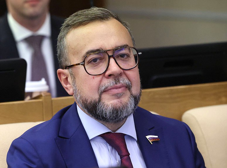 Член фракции "Справедливая Россия - За правду" Александр Воробьев