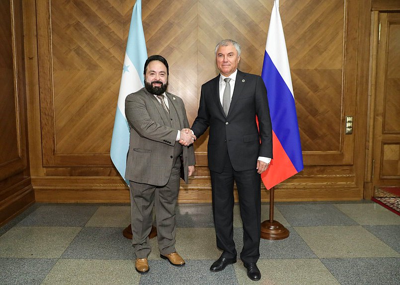 Jefe de la Duma Estatal, Vyacheslav Volodin y el Presidente del Congreso Nacional de la República de Honduras, Luis Rolando Redondo Guifarro