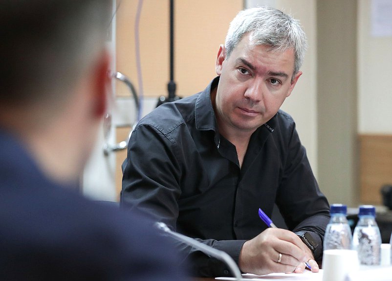 Круглый стол фракции партии «Новые люди» на тему «Параллельный импорт: как защитить граждан от контрафакта и фальсификации»