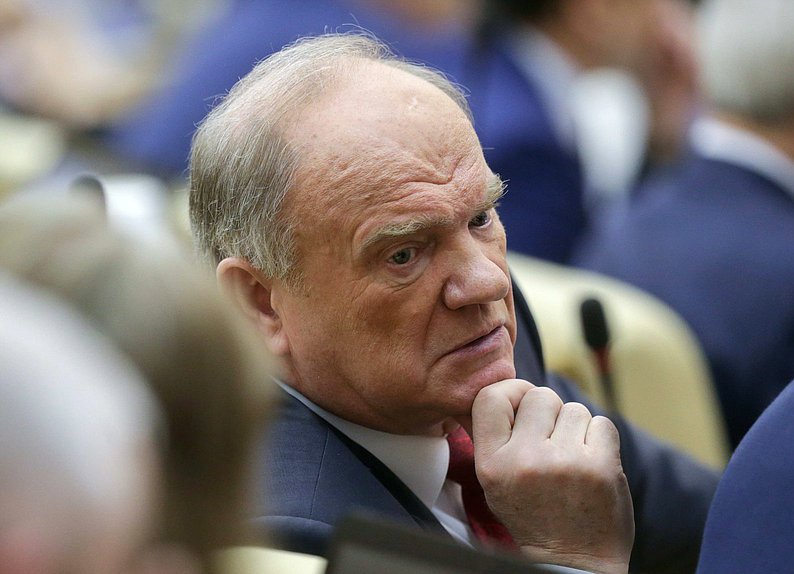 Руководитель фракции КПРФ Геннадий Зюганов