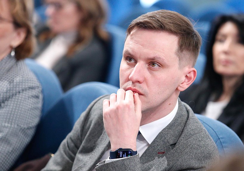 Круглый стол Комитета по охране здоровья на тему «Лекарственное страхование (обеспечение) в РФ. Перспективы развития»