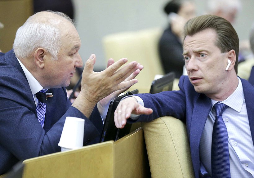 Председатель Комитета по делам национальностей Ильдар Гильмутдинов и Председатель Комитета по экологии и охране окружающей среды Владимир Бурматов