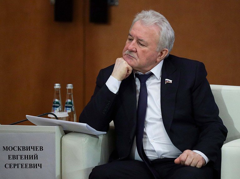 Председатель Комитета по транспорту и развитию транспортной инфраструктуры Евгений Москвичев