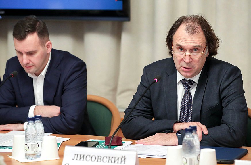 Член Комитета по аграрным вопросам Сергей Лисовский и Председатель Комитета по малому и среднему предпринимательству Александр Демин