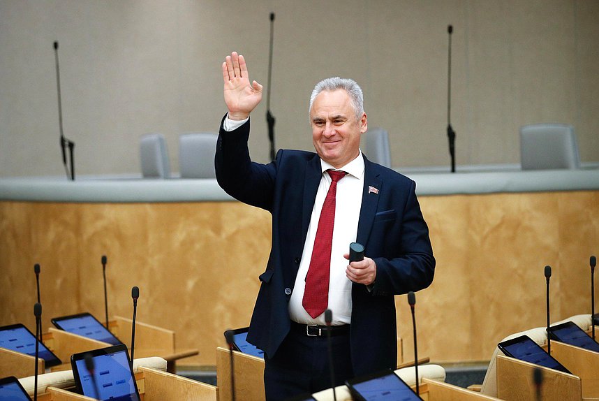 Член Комитета по бюджету и налогам Евгений Бессонов