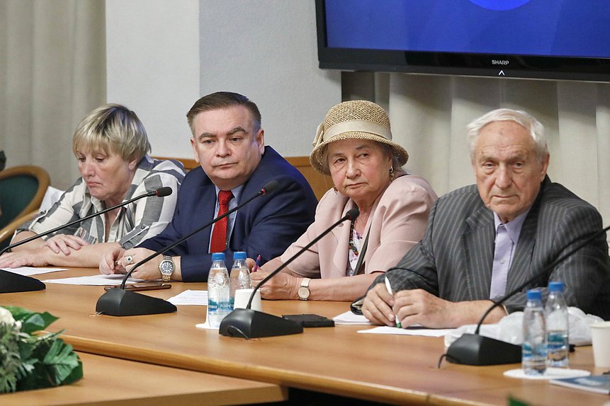 Круглый стол Комитета по развитию гражданского общества, вопросам общественных и религиозных объединений на тему «Общество, государство и актуальные вопросы сохранения культурного наследия России»
