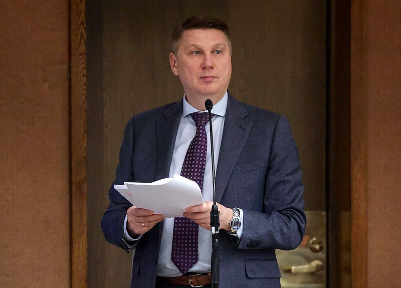 Полномочный представитель Правительства РФ в Государственной Думе Александр Синенко