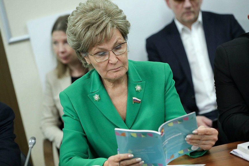 Член Комитета по вопросам семьи, женщин и детей Татьяна Ларионова