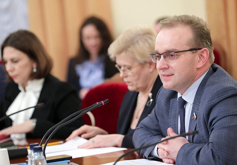 Член Комитета по охране здоровья Михаил Кизеев