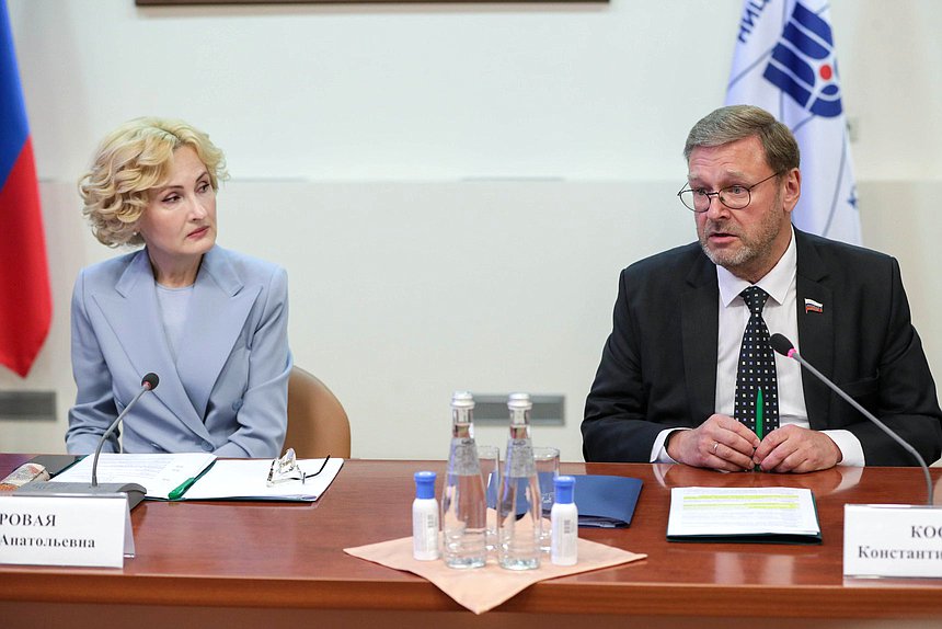 Deputy Chairwoman of the State Duma Irina Yarovaya and Deputy Speaker of the Federation Council Konstantin Kosachev