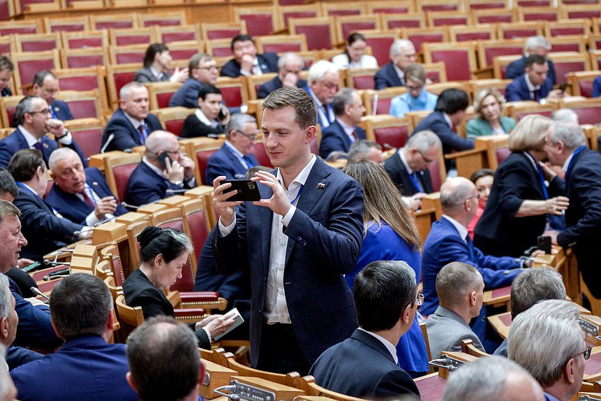 Председатель Комитета по молодежной политике Артем Метелев